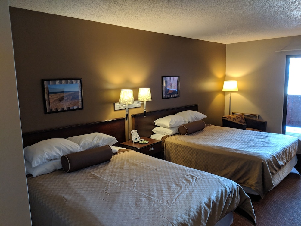 Cedar Hill Lodge - photo 5