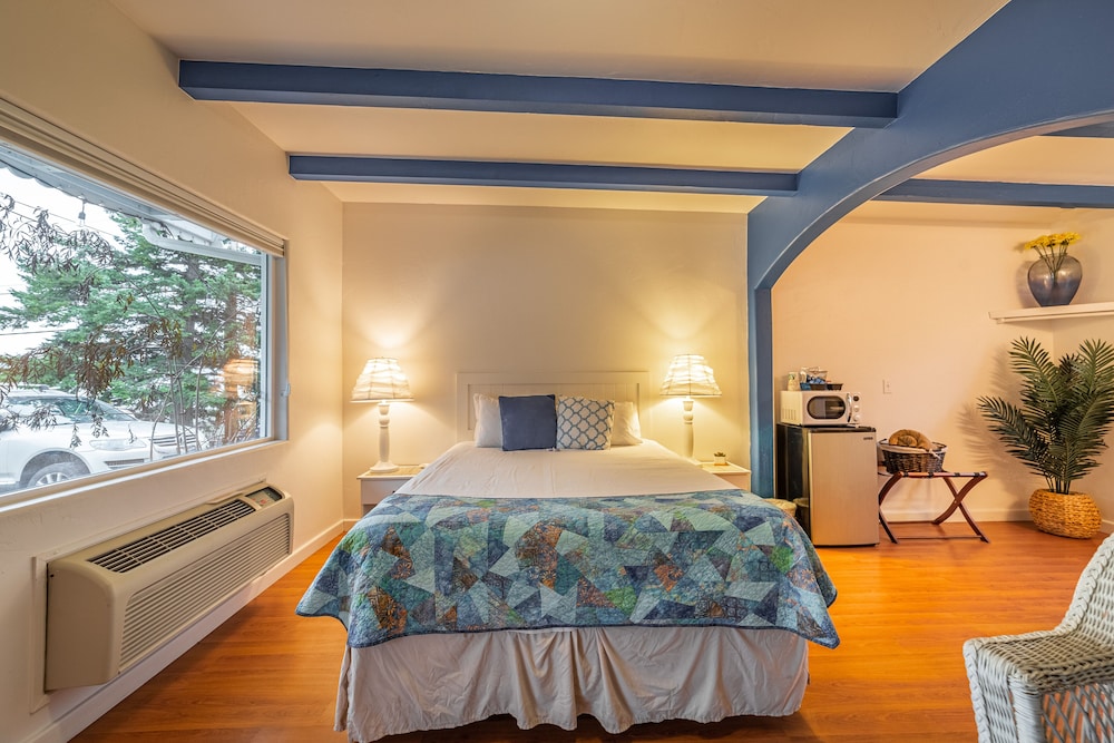 The Islander Inn - photo 45