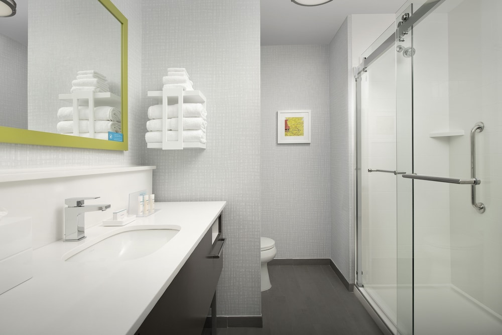 Hampton Inn & Suites Charlotte Airport Lake Pointe - photo 15