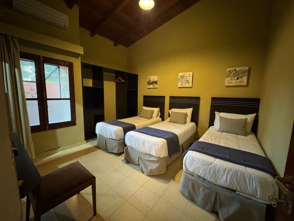 Las Salinas Gran Hotel — hotel in Dean Funes