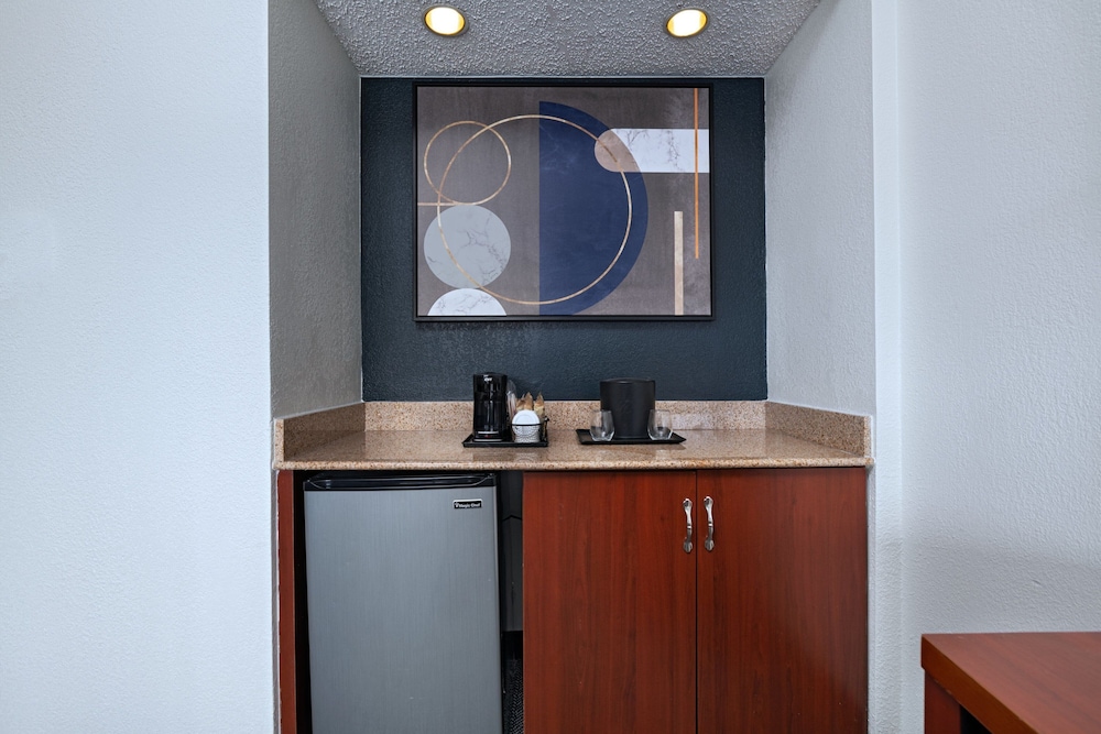 Courtyard by Marriott Dallas Arlington Entertainment Dist - photo 3