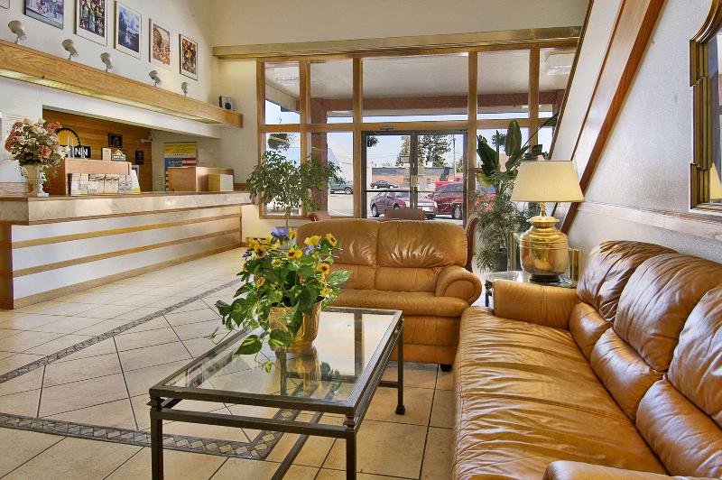 Days Inn by Wyndham Mt. Vernon - photo 2