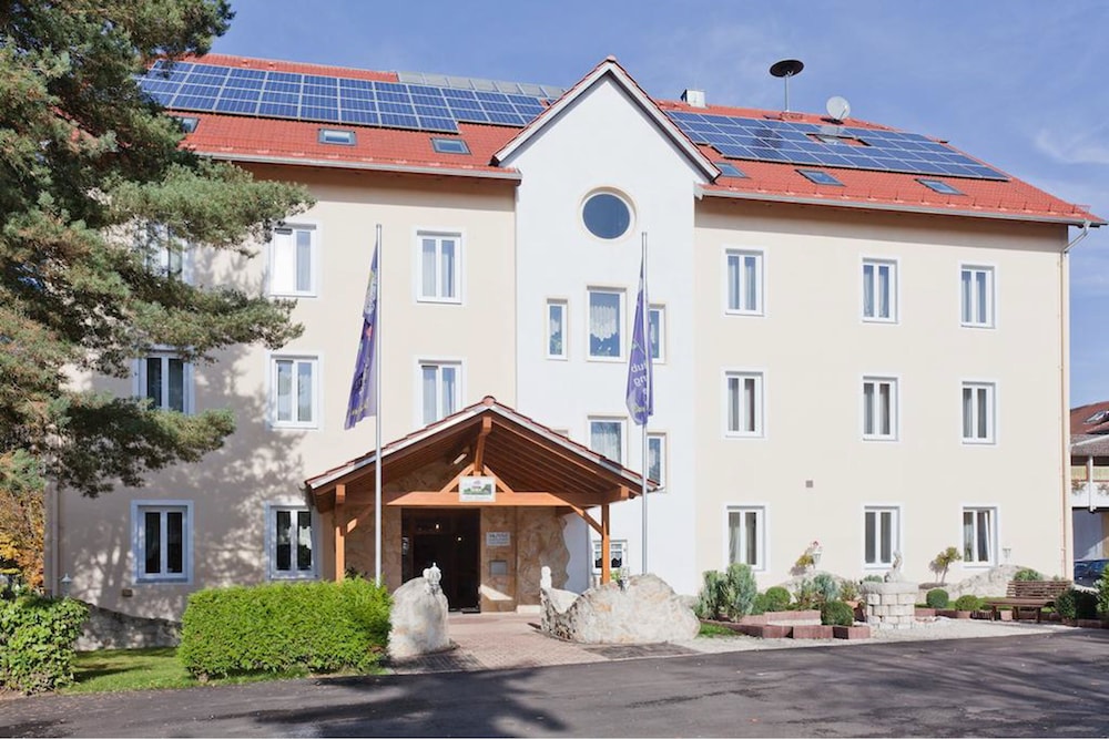 Seebauer Hotel Gut Wildbad — Wemding
