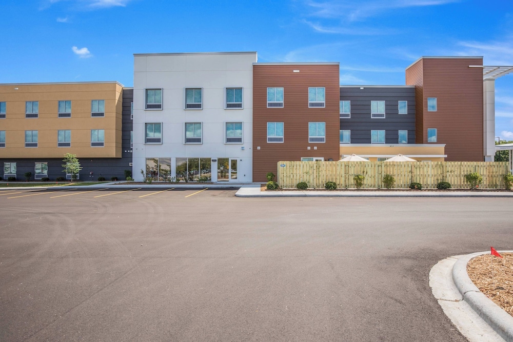 Fairfield Inn & Suites by Marriott Whitewater - photo 32