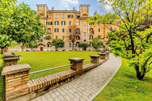 Wonderful Garden at Colosseo — 4-Star Luxury Hotel in Rome, Italy