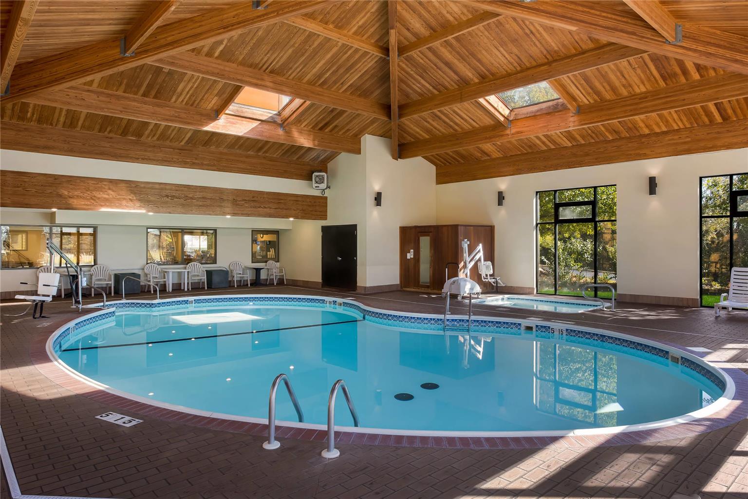 Comfort Inn & Suites Branson Meadows - photo 43
