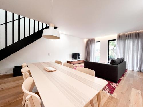 Modern Charming Spacious 3 Bedroom Retreat in Brooklyn with Rem casa — 4-Star Luxury Hotel in Brooklyn, United States