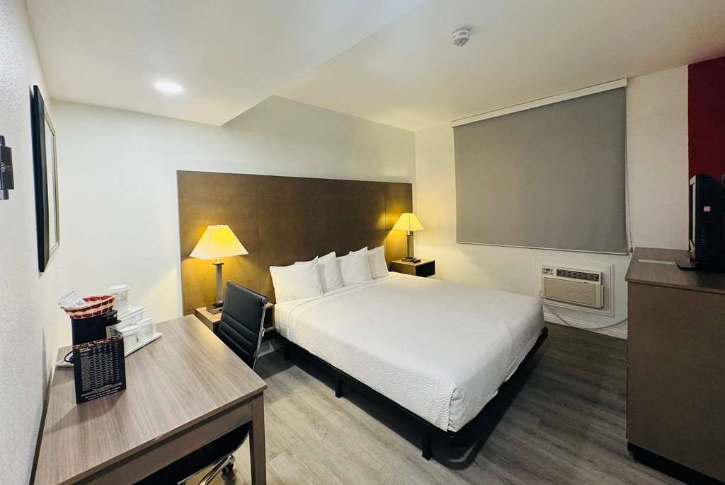 Ramada by Wyndham San Diego Airport - photo 13