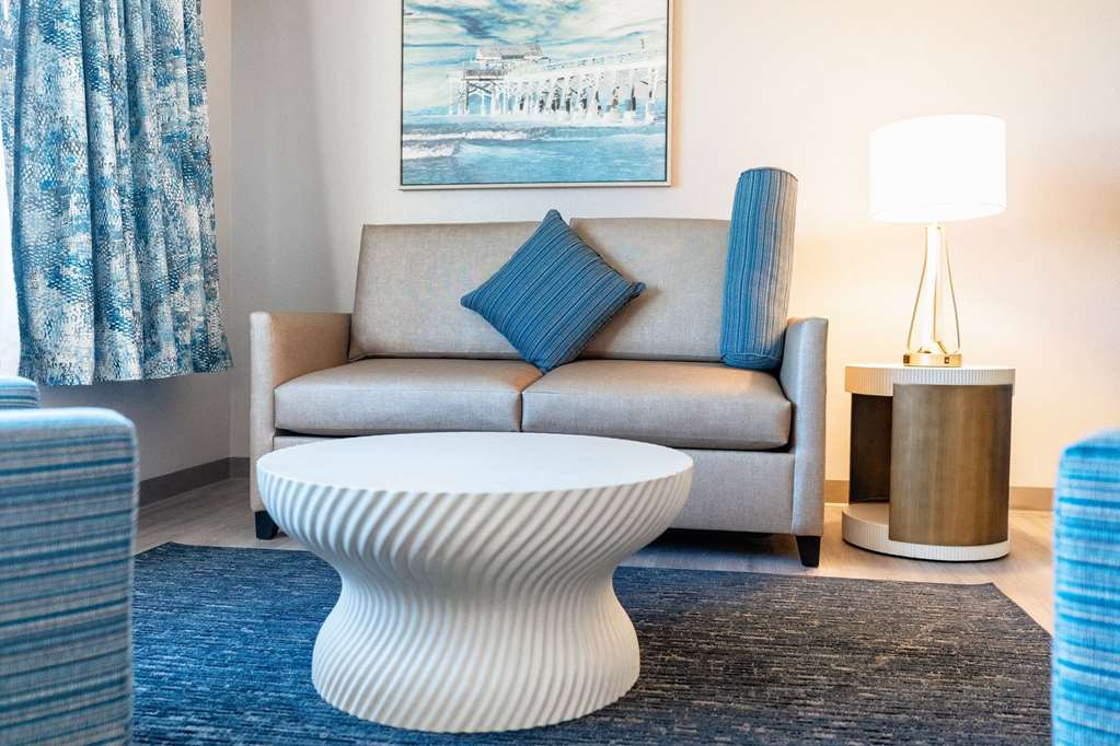 La Quinta Inn & Suites by Wyndham Cocoa Beach Oceanfront - photo 40