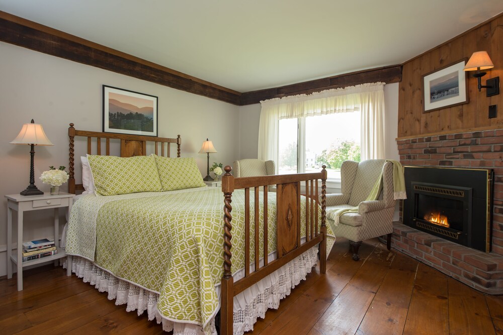 Brass Lantern Inn - photo 10
