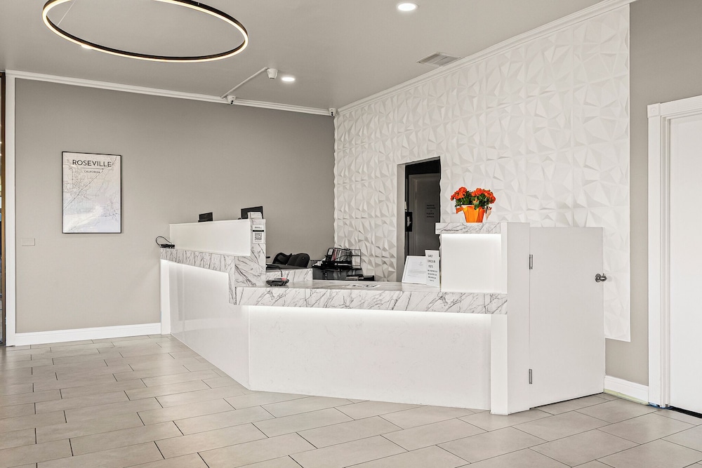 Heritage Inn Express Roseville in Roseville, United States