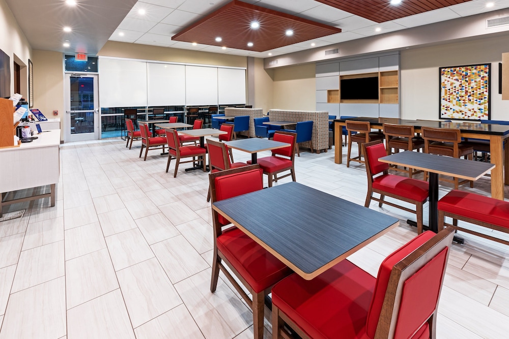 Holiday Inn Express & Suites Houston Downtown North by IHG - photo 47