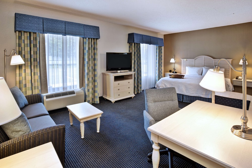 Hampton Inn & Suites Cape Cod West Yarmouth - photo 27