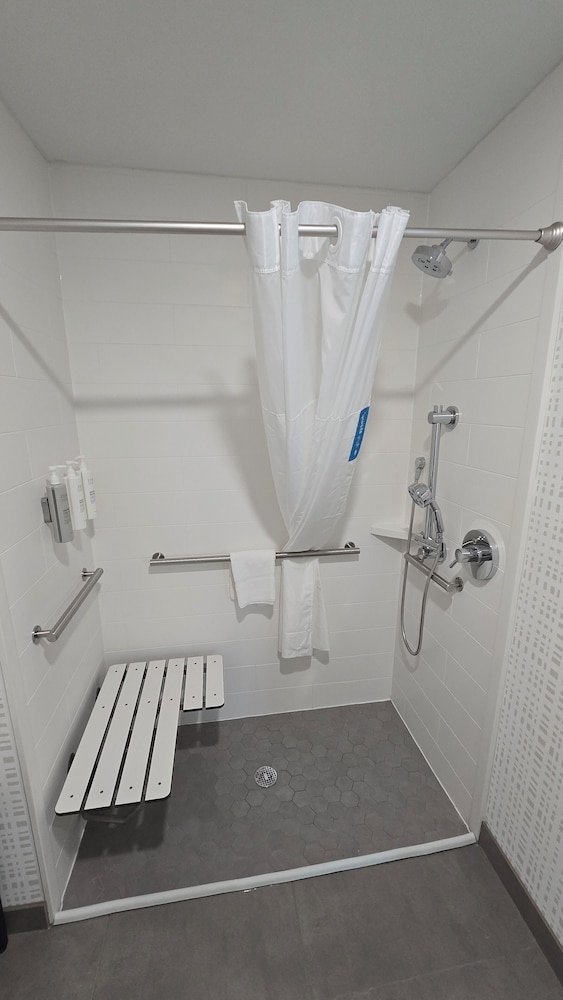Hampton Inn & Suites Chicago Deer Park - photo 39