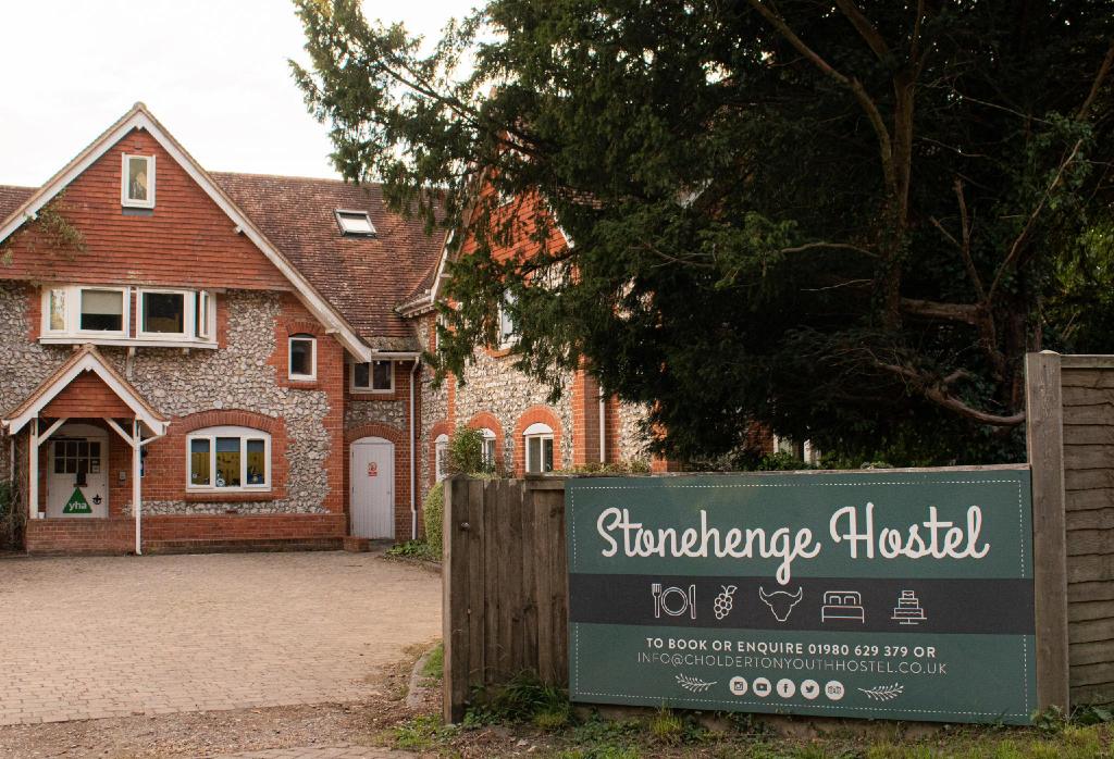Cholderton Stonehenge Youth Hostel — 4-Star Luxury Hotel in Salisbury, United Kingdom