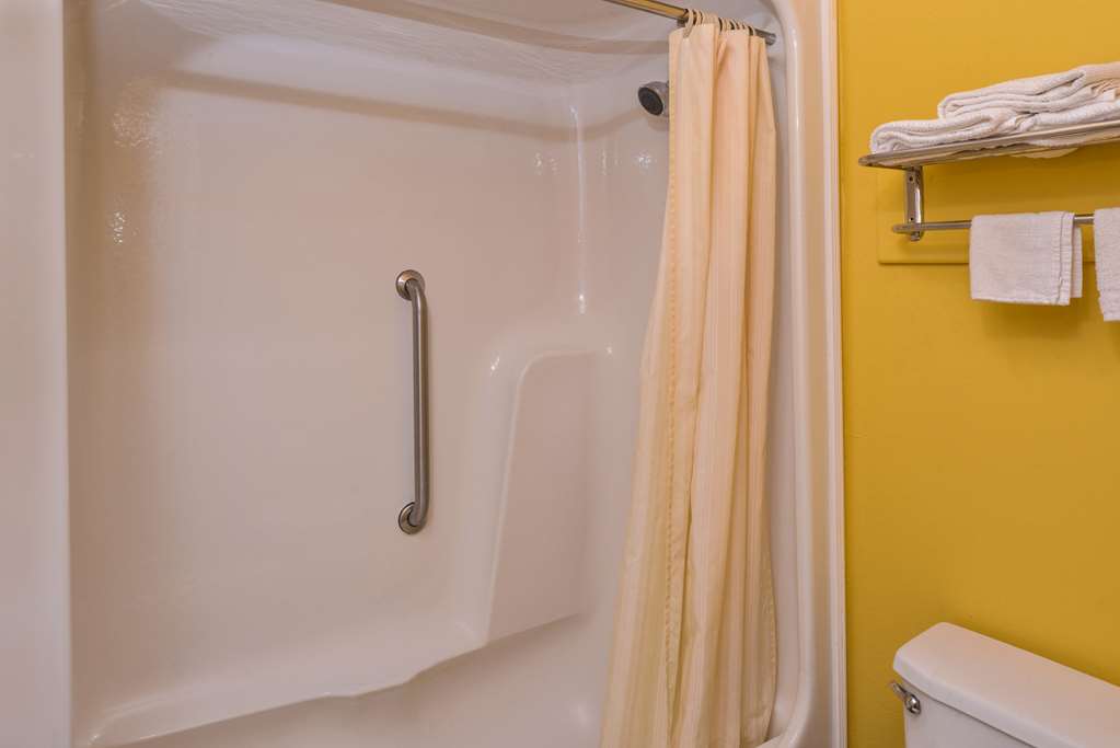 Americas Best Value Inn West Columbia - photo 16