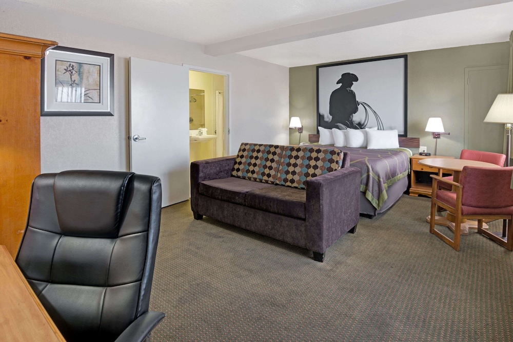 Super 8 by Wyndham El Paso Airport - photo 9