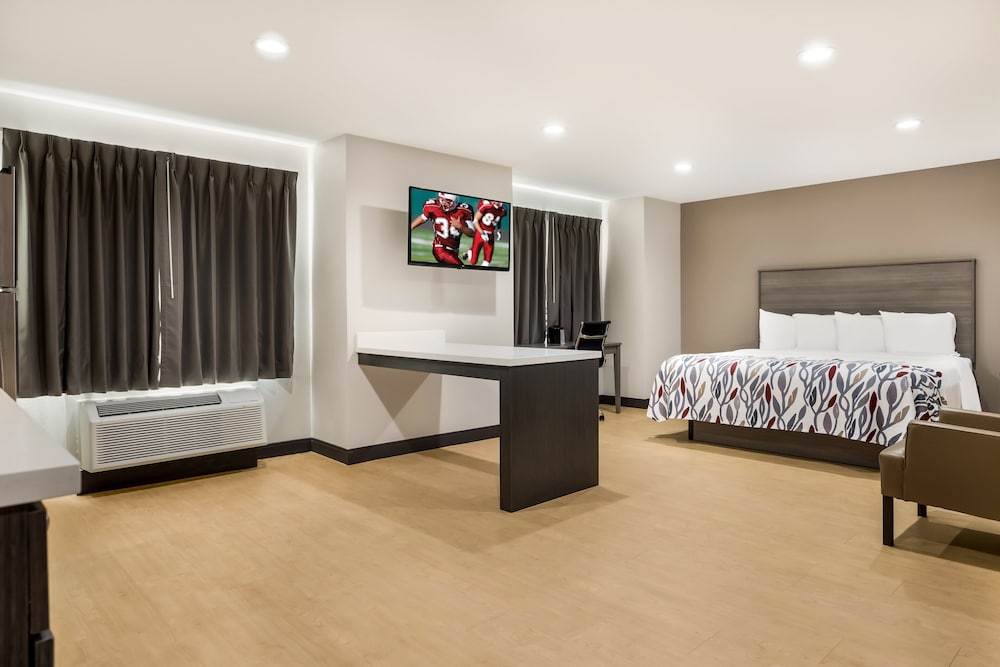 Red Roof Inn Sulphur - photo 16