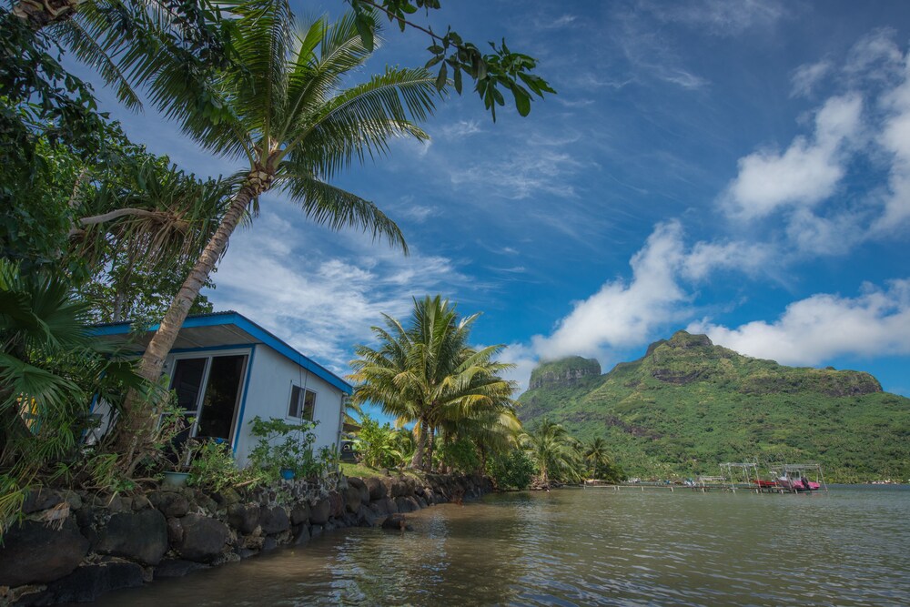 Bora Bora Bungalove - carbon neutral hotel in Faanui