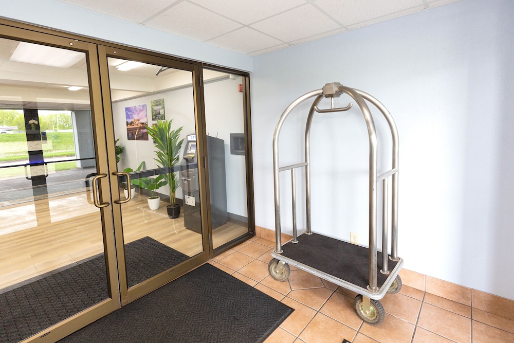 Coratel Inn & Suites by Jasper Mankato - photo 3