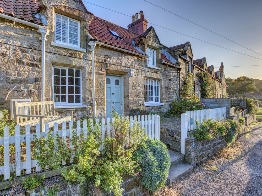 Crab Cottage — 4-Star Luxury Hotel in Whitby, United Kingdom