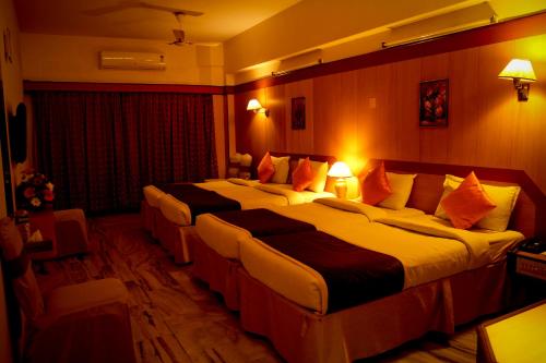 Hotel Yasodha Towers — hotel in Hosur