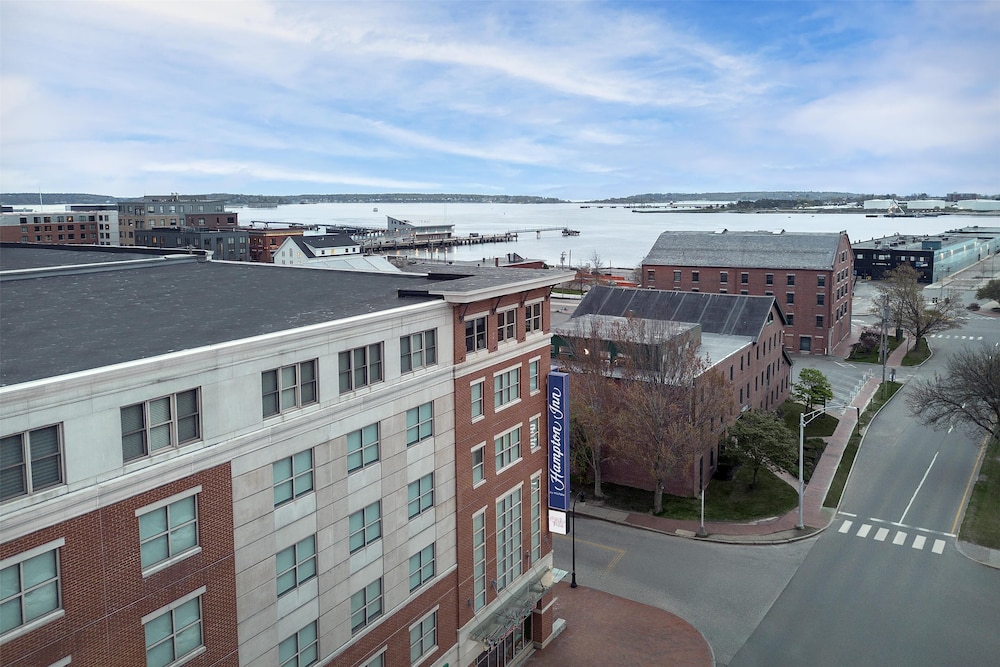 Hampton Inn Portland Downtown Waterfront - photo 50