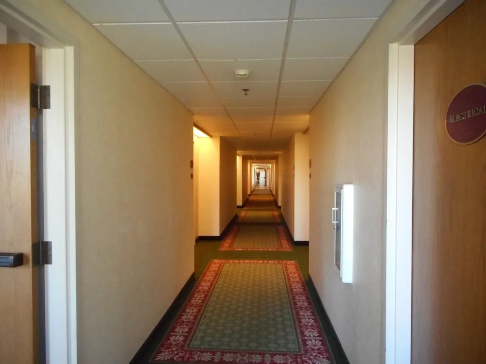 Pleasant Stay Inn & Suites Brooklyn - photo 4