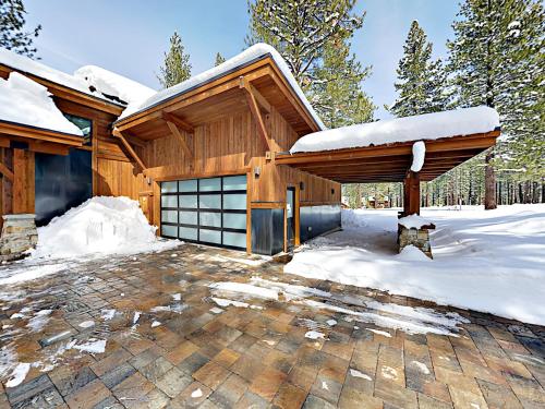 Henness Escape — 4-Star Luxury Hotel in Truckee, United States