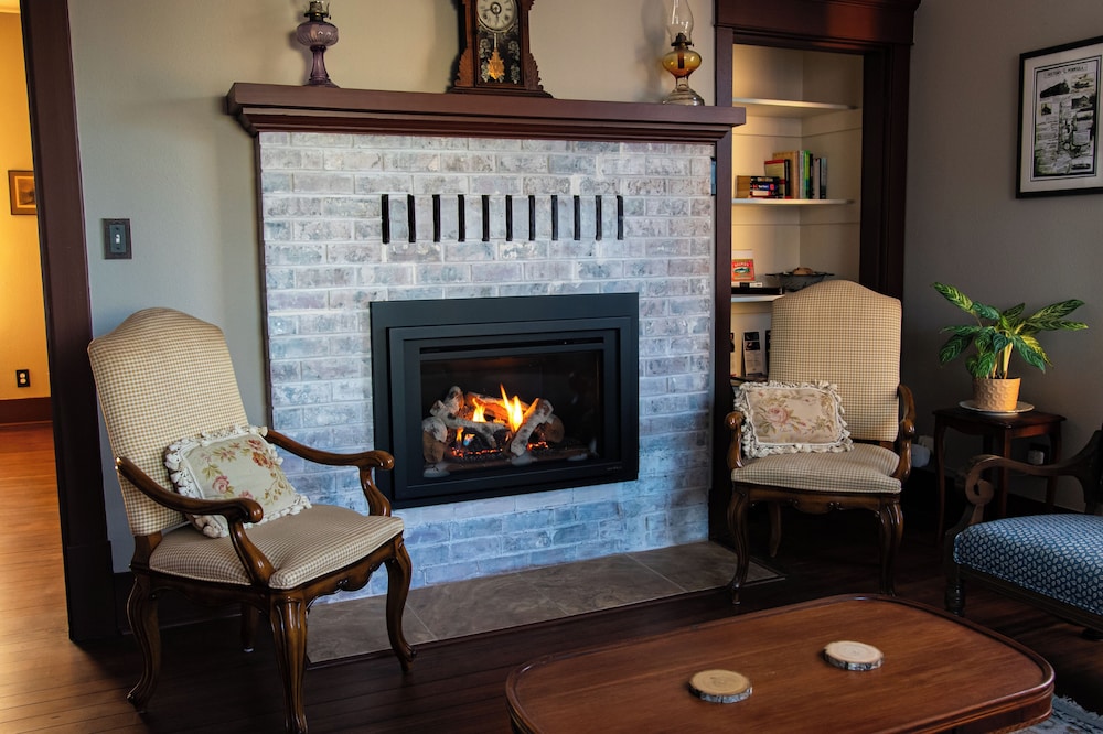 Pearl Inn Bed and Breakfast — 4-Star Luxury Hotel in Astoria, United States