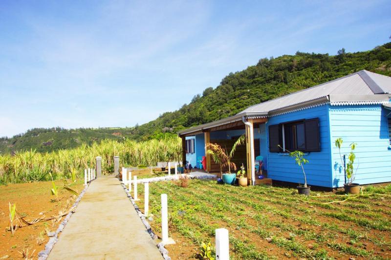 Cap Vanisa Bungalows Avec Piscine Et Vue Ocean a Manapany in Saint-Joseph, Réunion
