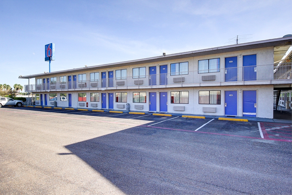 Motel 6 Laredo TX South - photo 3