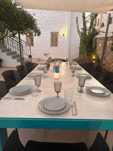 Think Chic — Spetses — photo 5