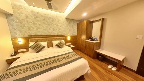 Hotel GRT Square in Hubli, India