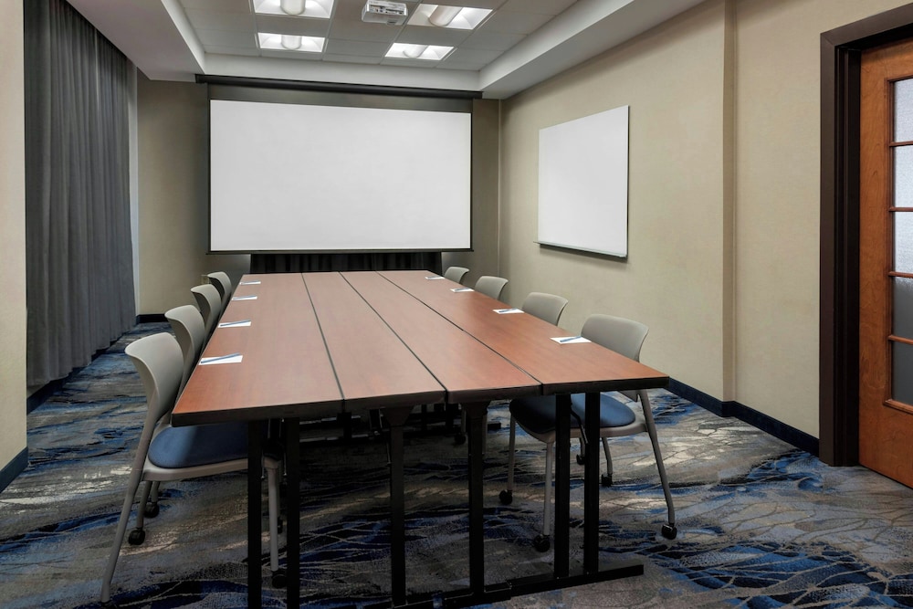 Fairfield Inn & Suites by Marriott Woodbridge - photo 23