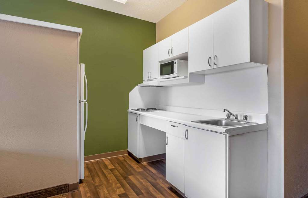 Extended Stay America Suites Chicago Burr Ridge - photo 25