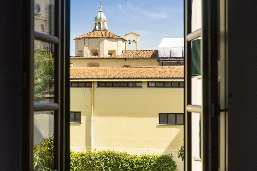 Via dei Pilastri 44 Charming and Cozy Apartment in Florence Historic Cente — 4-Star Luxury Hotel in Florence, Italy