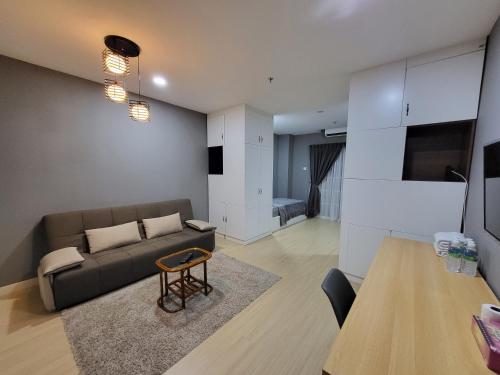 NICE and COZY studio apartment with gym and pool. — Kampar — photo 2