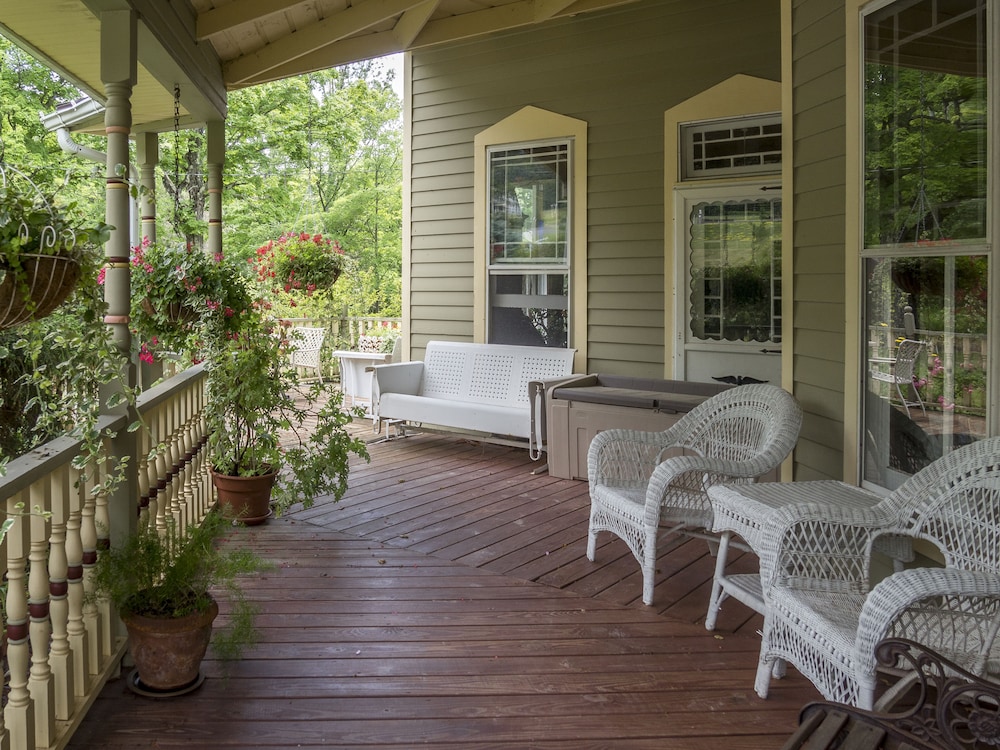 The Washington Irving Inn - photo 40