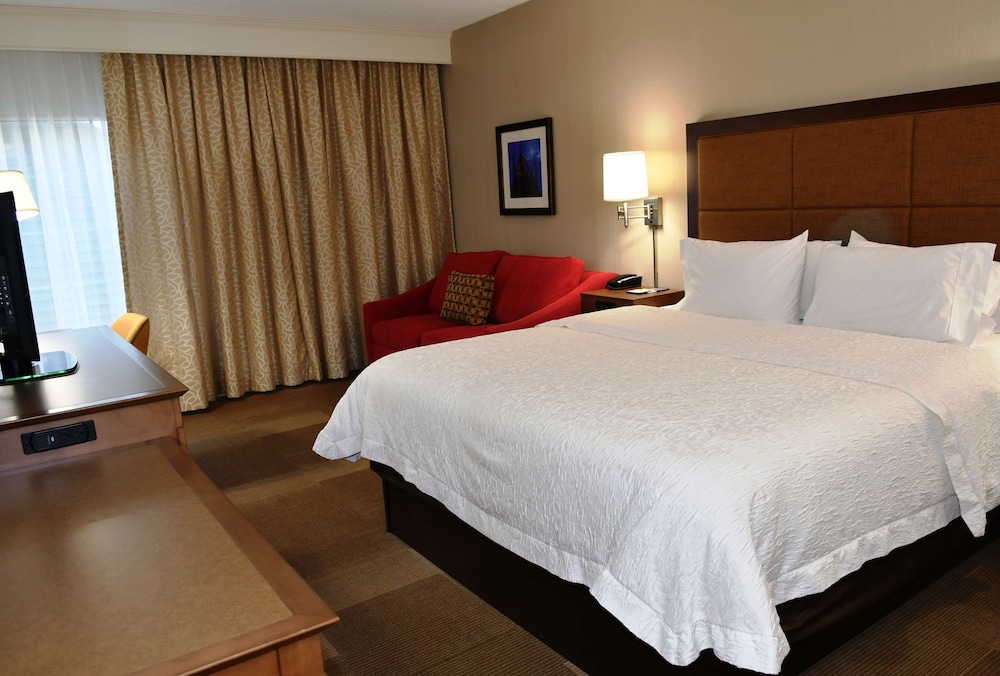 Hampton Inn & Suites Bethlehem - photo 13