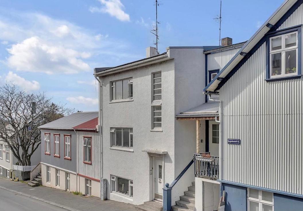 Central Pearl Apartment