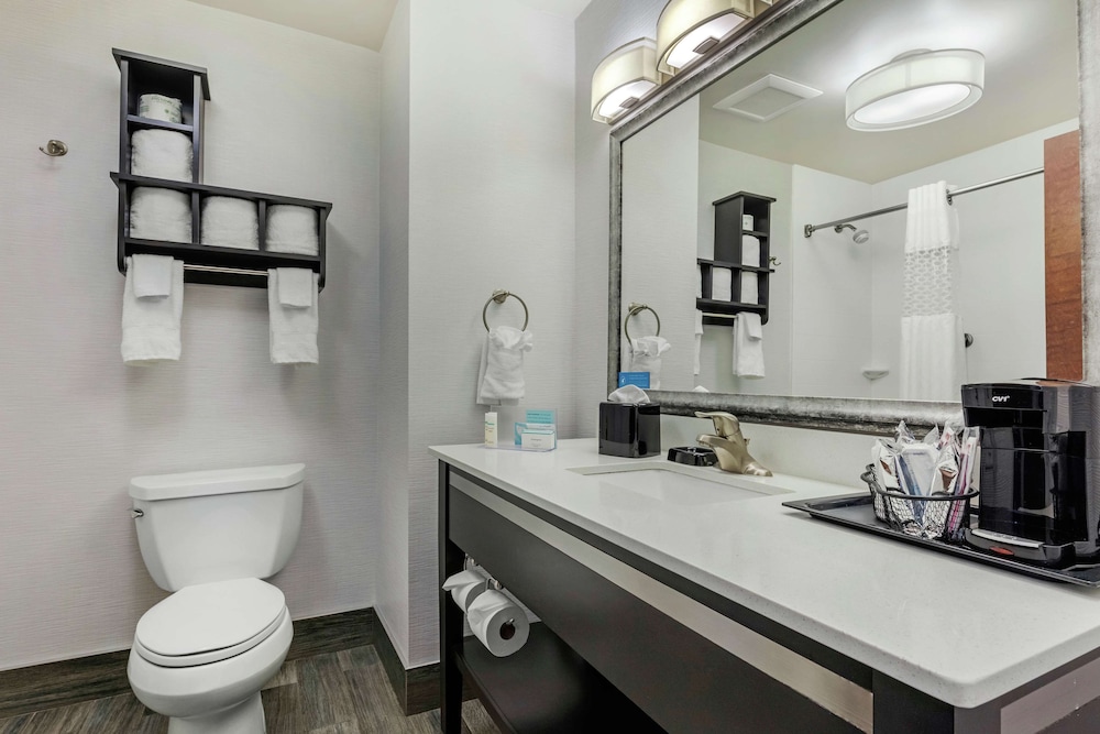 Hampton Inn & Suites Columbus - photo 35