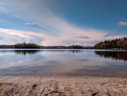 Acadia Sunset Fishing Cabin #5 family beach firepit — 4-Star Luxury Hotel in Sullivan, United States