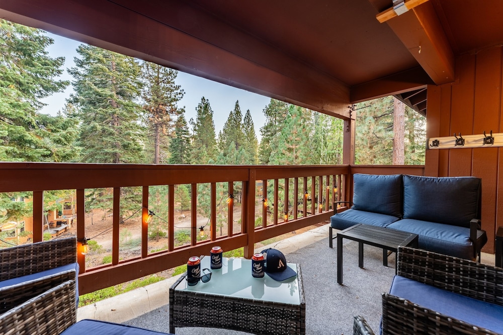Incline Paradise by Avantstay Walk to Town Lake 5mins to Ski Resort - featured photo