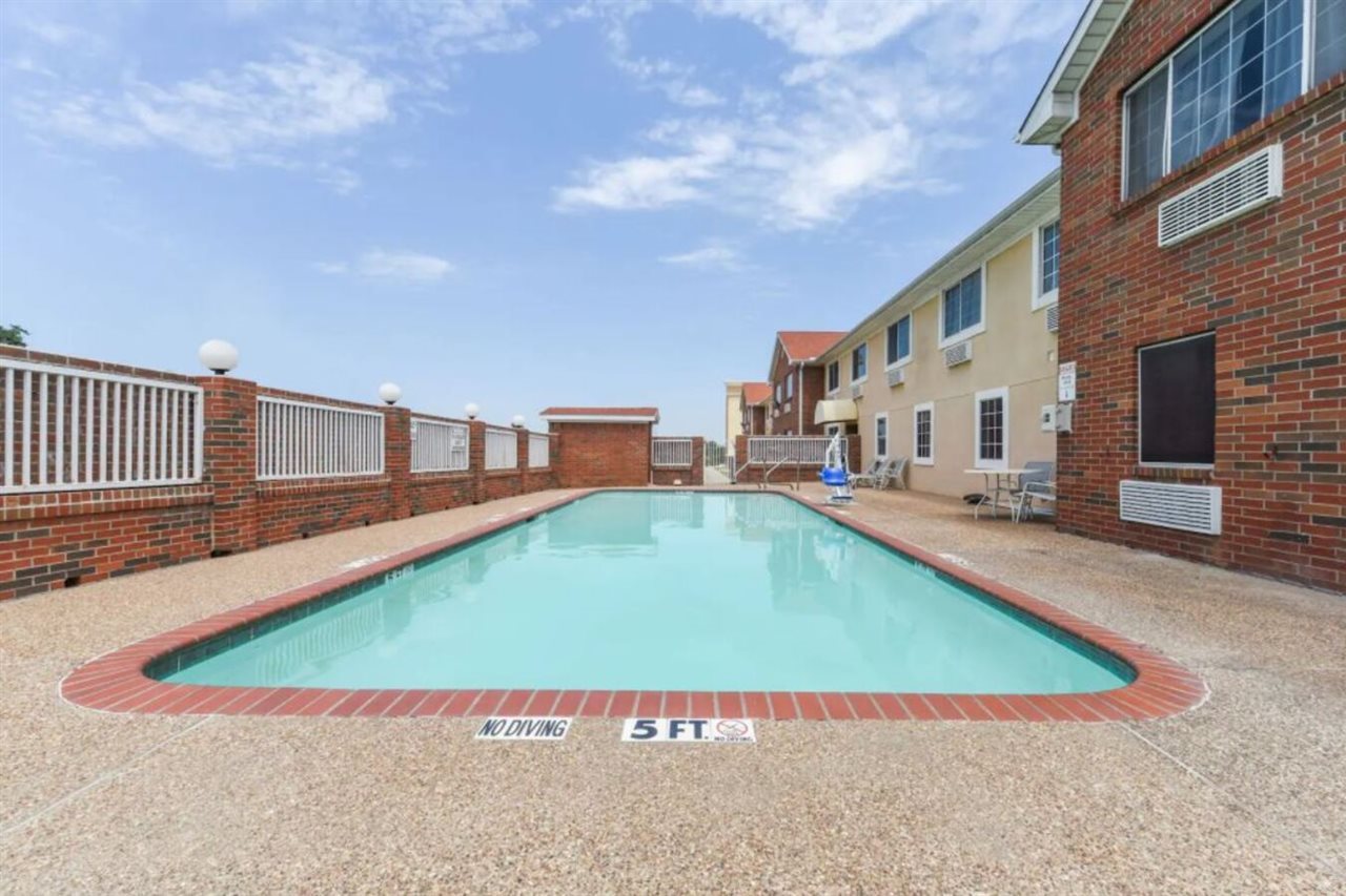 Super 8 by Wyndham Burleson Fort Worth Area - photo 6