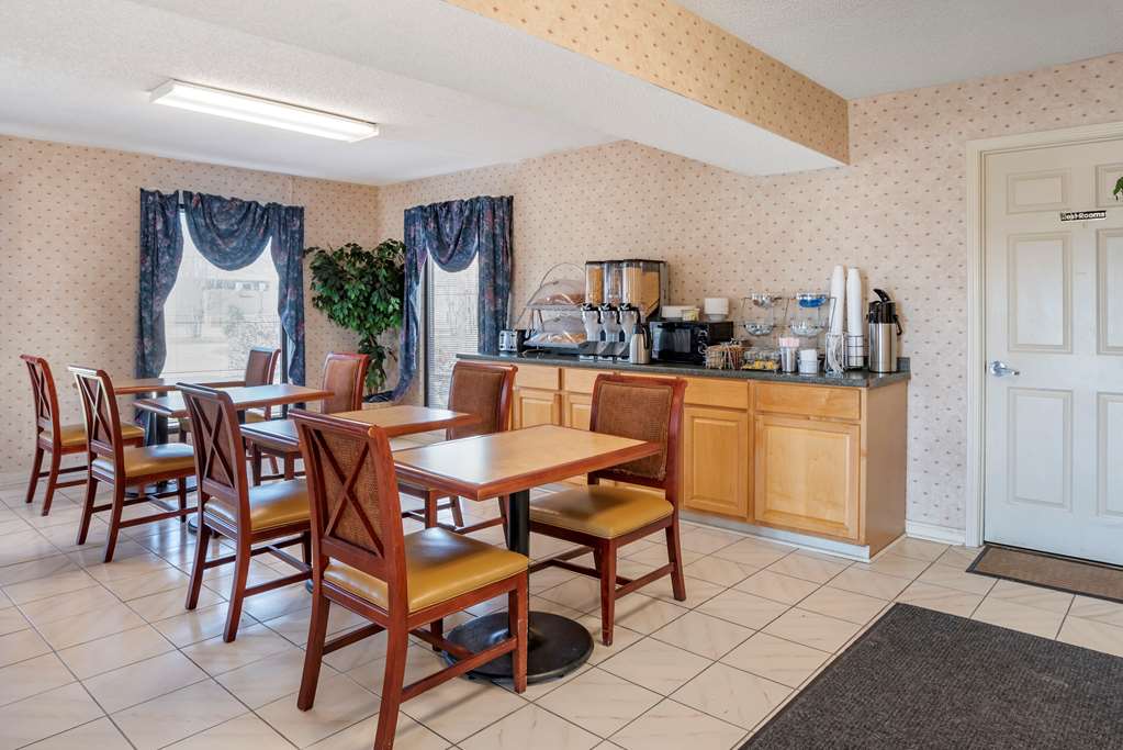 Econo Lodge Pearl Jackson - photo 27