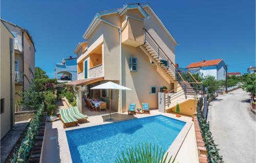 Four Bedroom Holiday Home In Brodarica — 4-Star Luxury Hotel in Brodarica, Croatia
