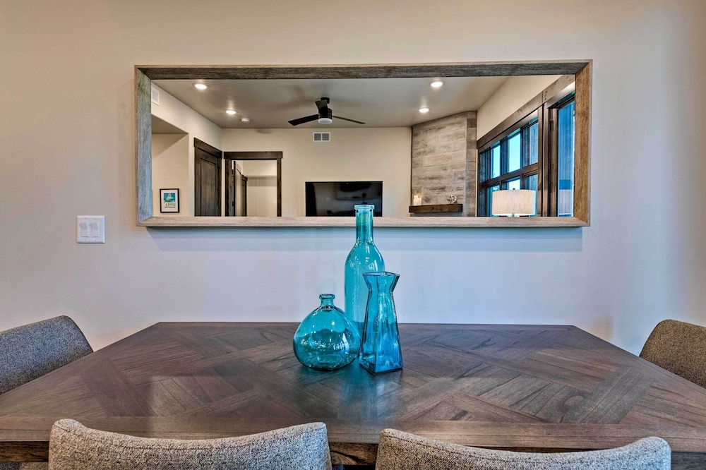 Luxe Canyons Ski Resort Condo Walk to Ski Lift - photo 6