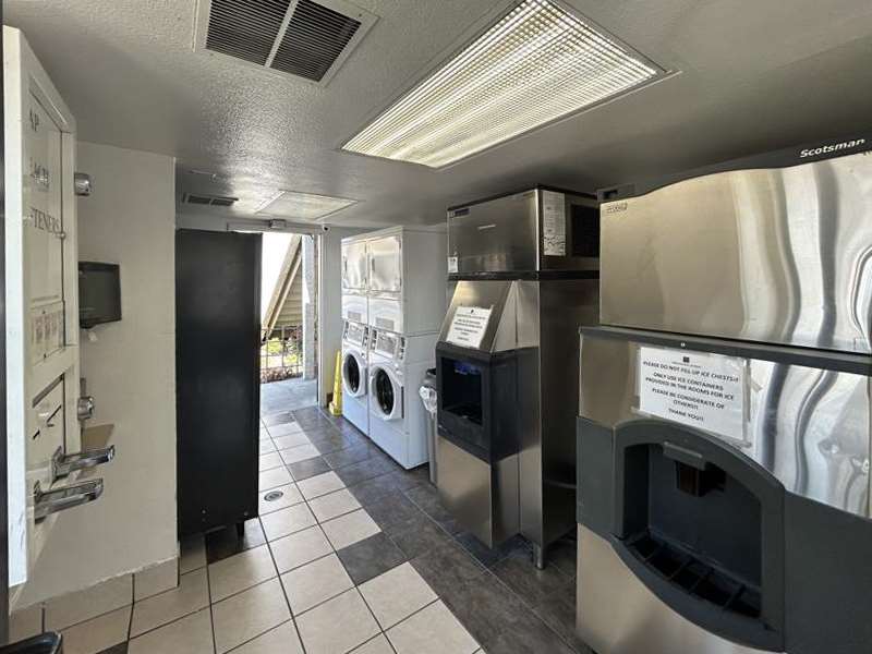 Motel 6 Bellflower CA Los Angeles - photo 19