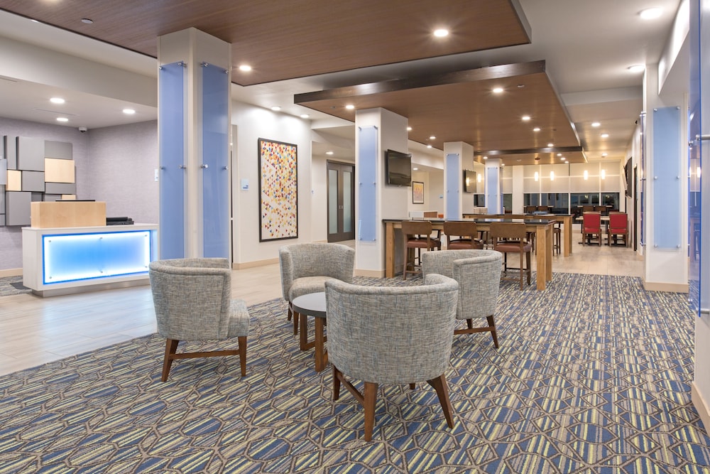 Holiday Inn Express and Suites Lincoln I 80 by IHG - photo 40